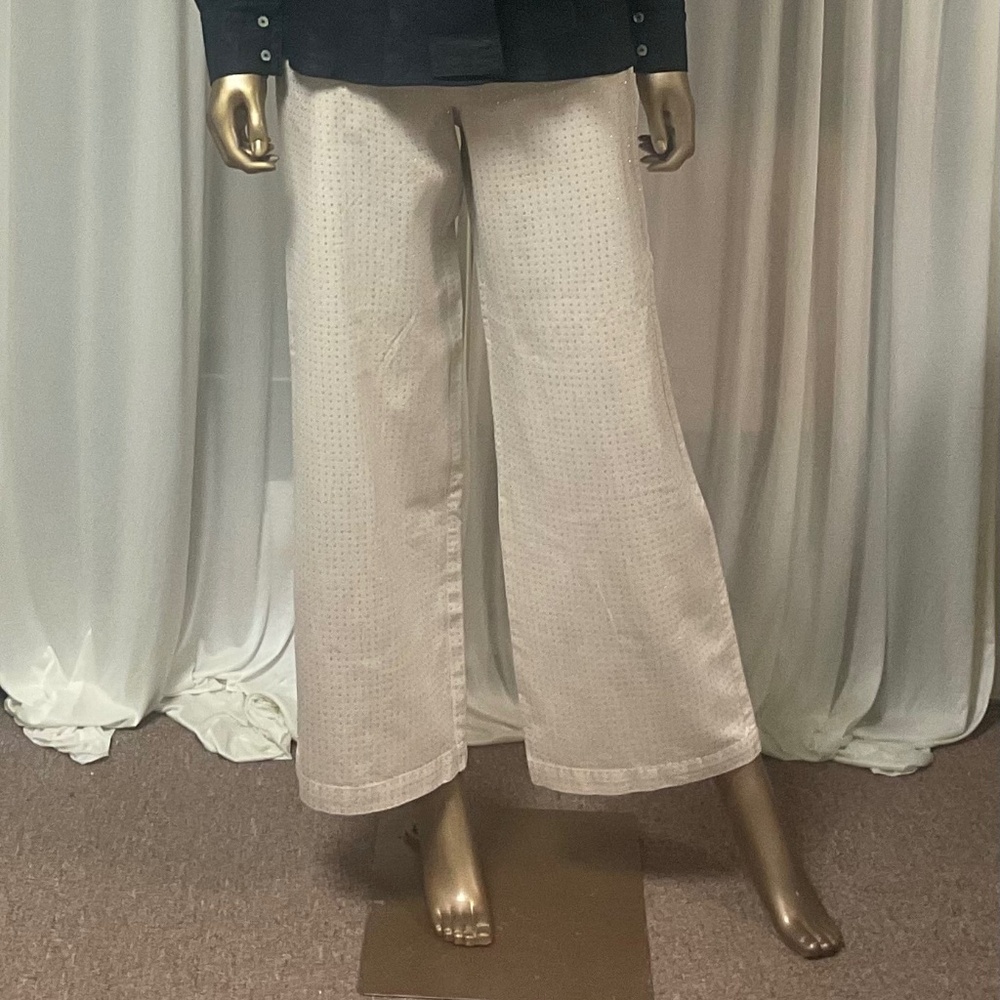 NWT‎ YFB Rhinestone Jeans